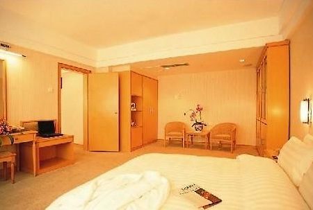 New Seasky Hotel Wuhan Chambre photo